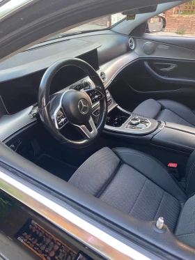 Mercedes-Benz E 220 AMG line Led Ambient, снимка 3