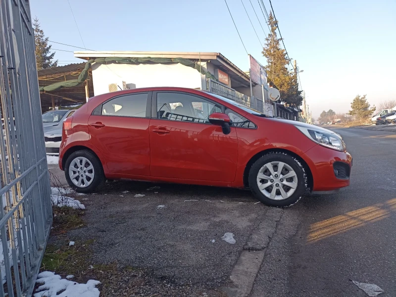 Kia Rio 1.4i Automatic , снимка 5 - Автомобили и джипове - 48506840