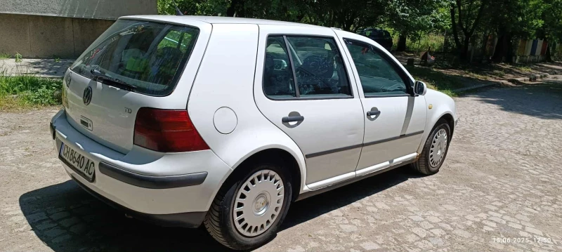 VW Golf, снимка 4 - Автомобили и джипове - 51709375