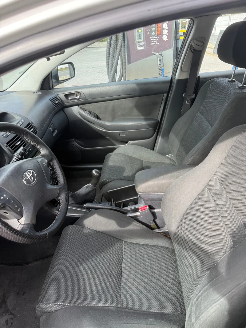 Toyota Avensis 2.0 D4D, снимка 8 - Автомобили и джипове - 52247432