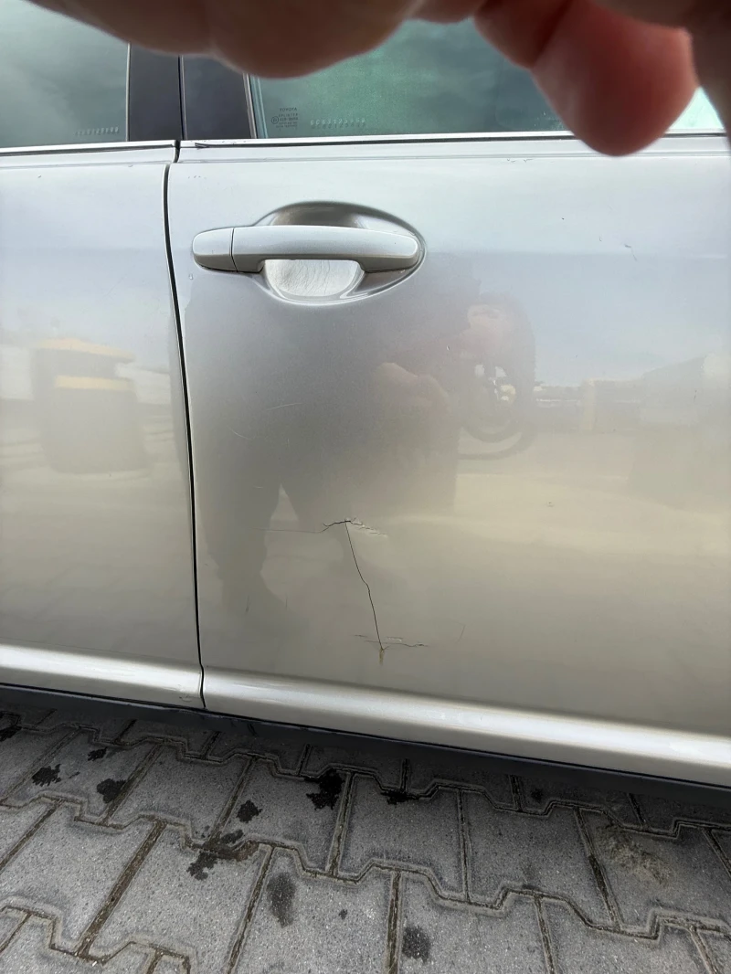 Toyota Avensis 2.0 D4D, снимка 7 - Автомобили и джипове - 52247432