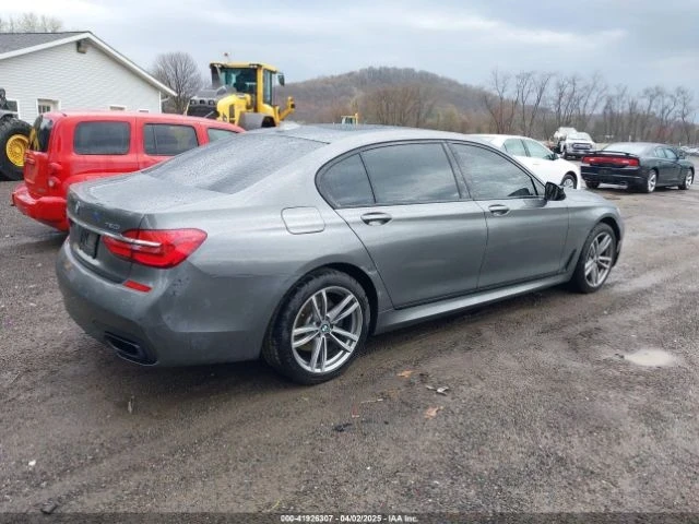BMW 750  - изображение 8