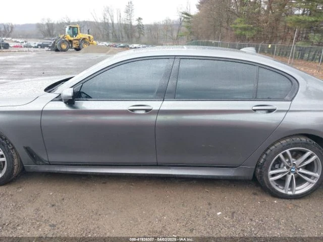 BMW 750  - изображение 5