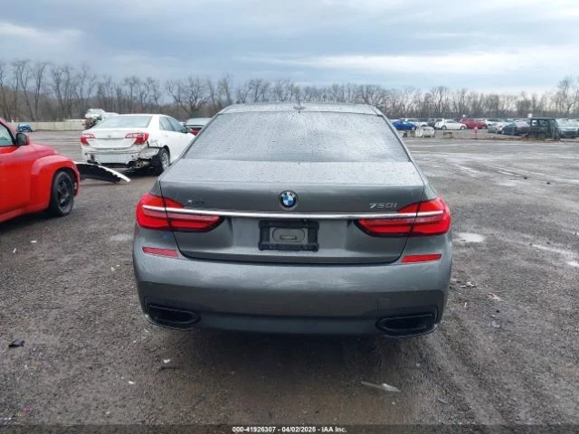 BMW 750  - изображение 7