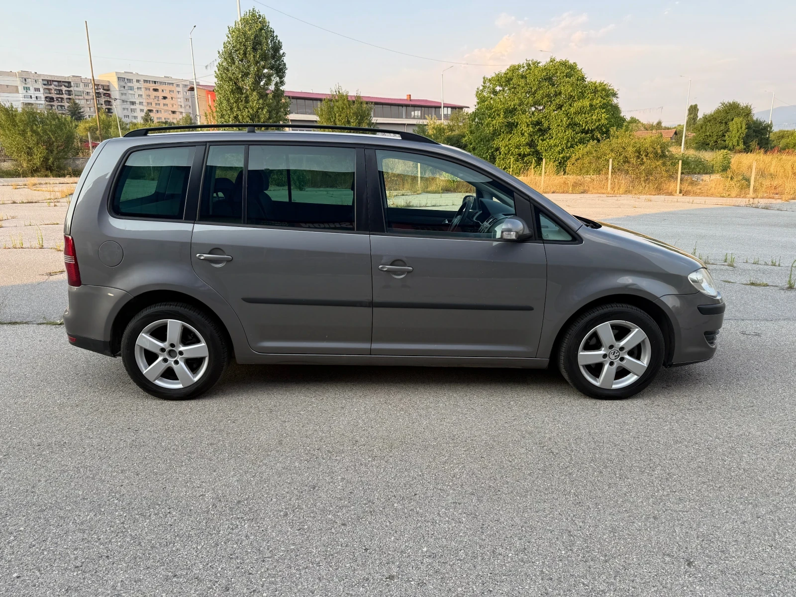 VW Touran 2.0i Метан 7 места  - изображение 3