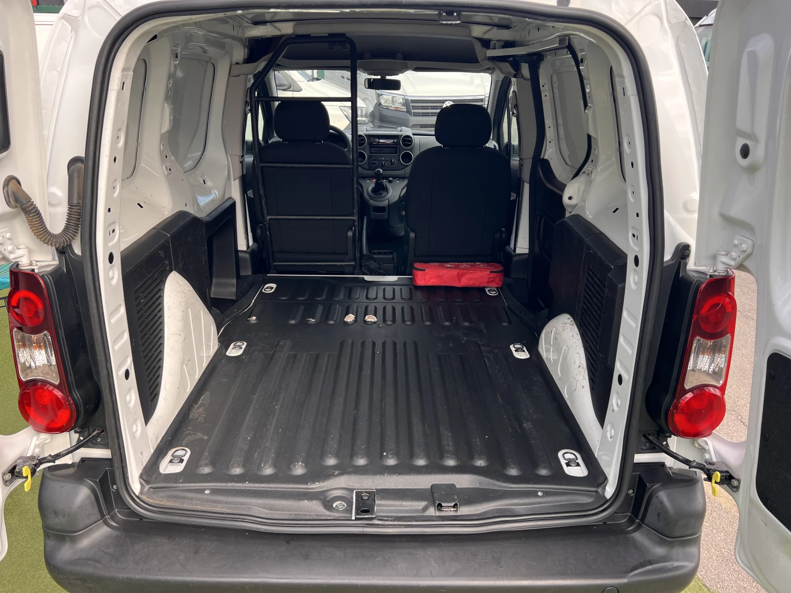 Citroen Berlingo VAN/1.6BlueHDi/75../5/N1/10  | Mobile.bg   14