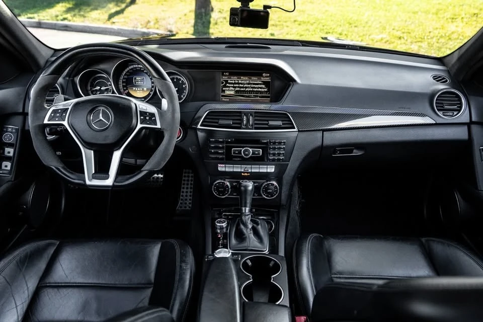 Mercedes-Benz C 63 AMG * * CARFAX * *  * *  | Mobile.bg   10