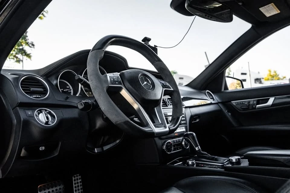 Mercedes-Benz C 63 AMG * * CARFAX * *  * *  | Mobile.bg   8