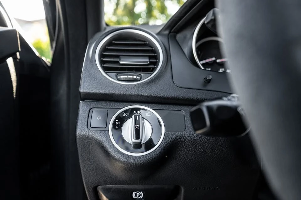 Mercedes-Benz C 63 AMG * * CARFAX * *  * *  | Mobile.bg   11