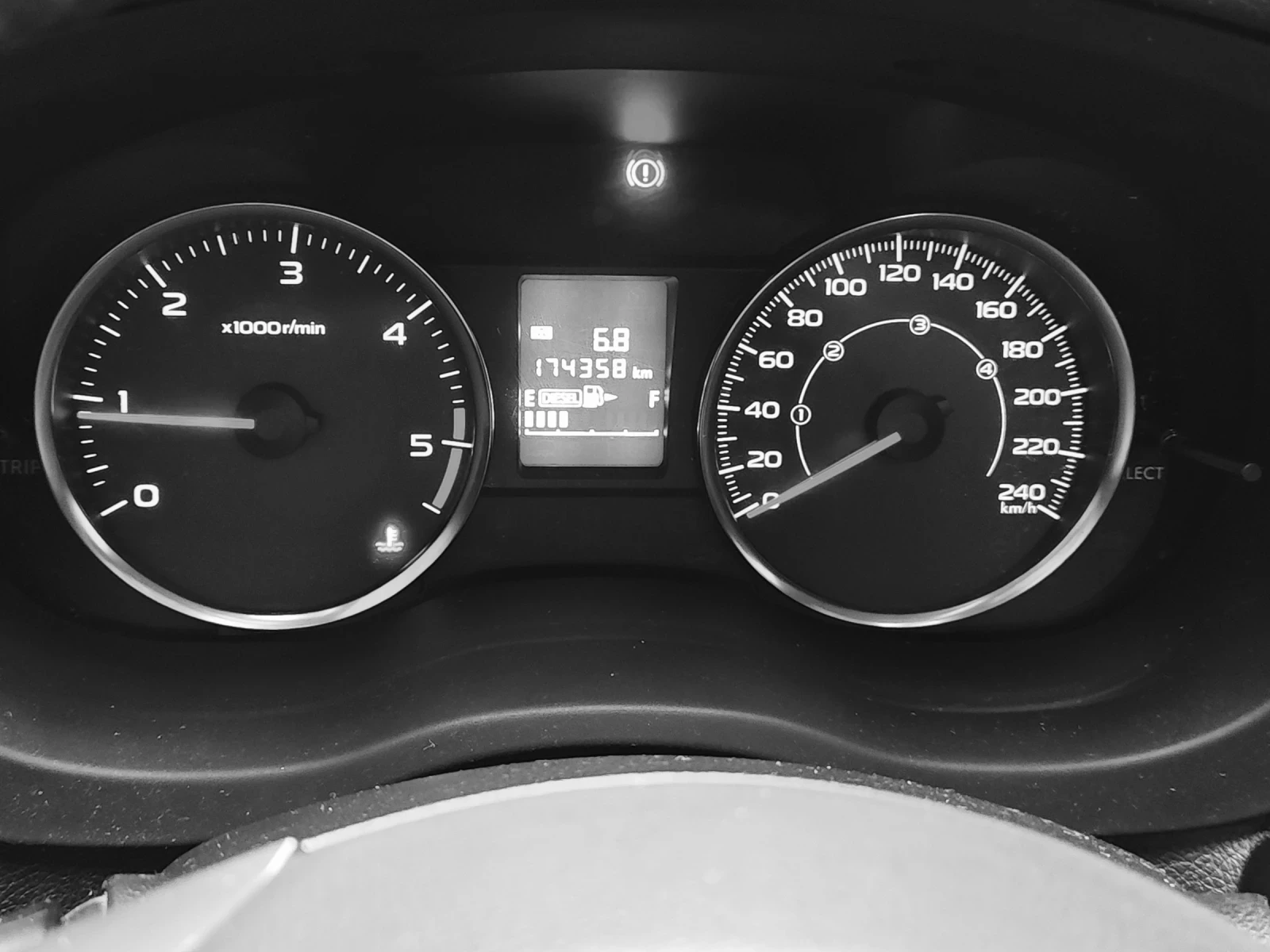 Subaru XV, снимка 8 - Автомобили и джипове - 53961363