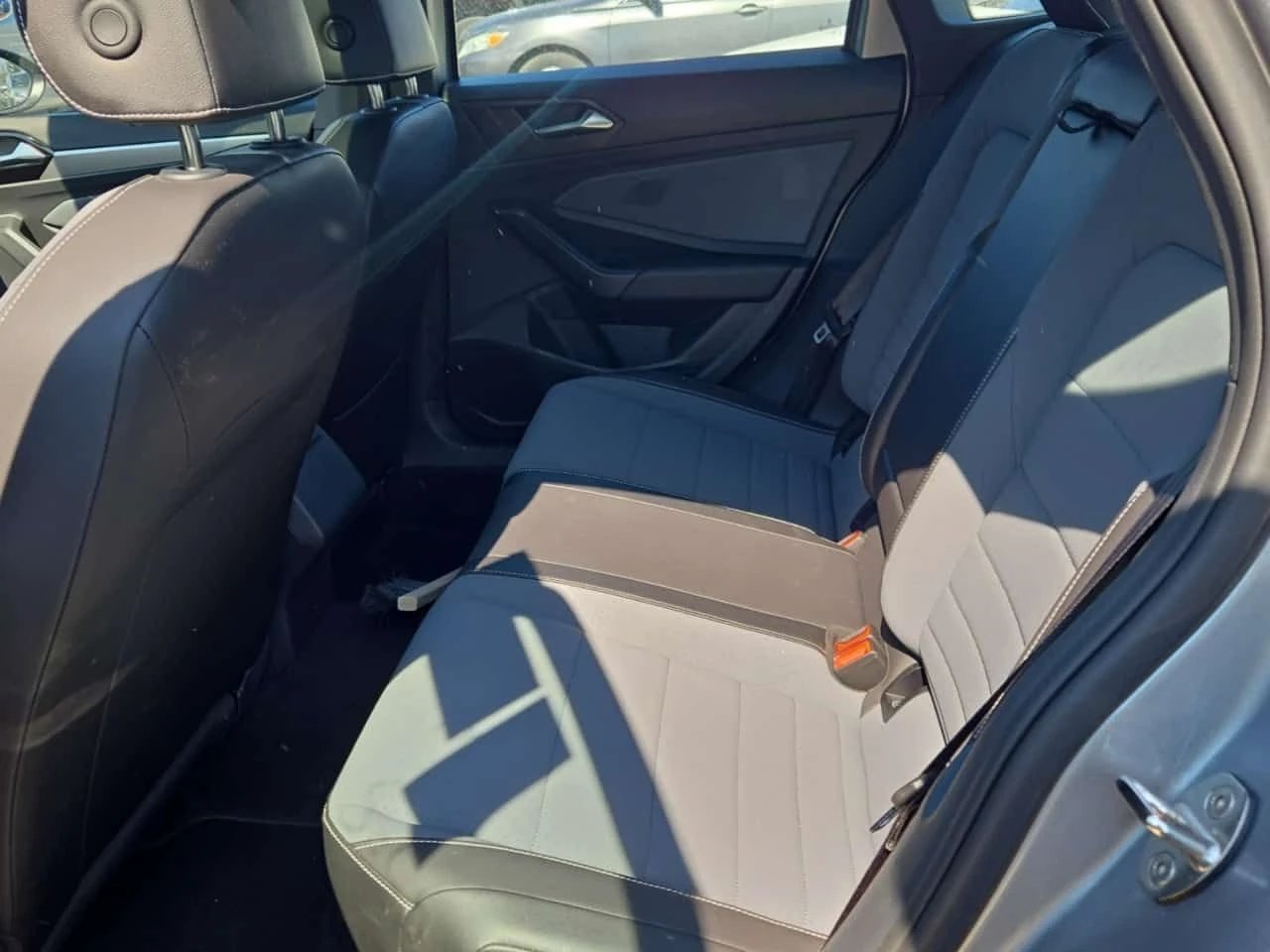 VW Jetta * COMFORTLINE * ШИБИДАХ * ПОДГРЕВ * CARPLAY, снимка 11 - Автомобили и джипове - 54356465