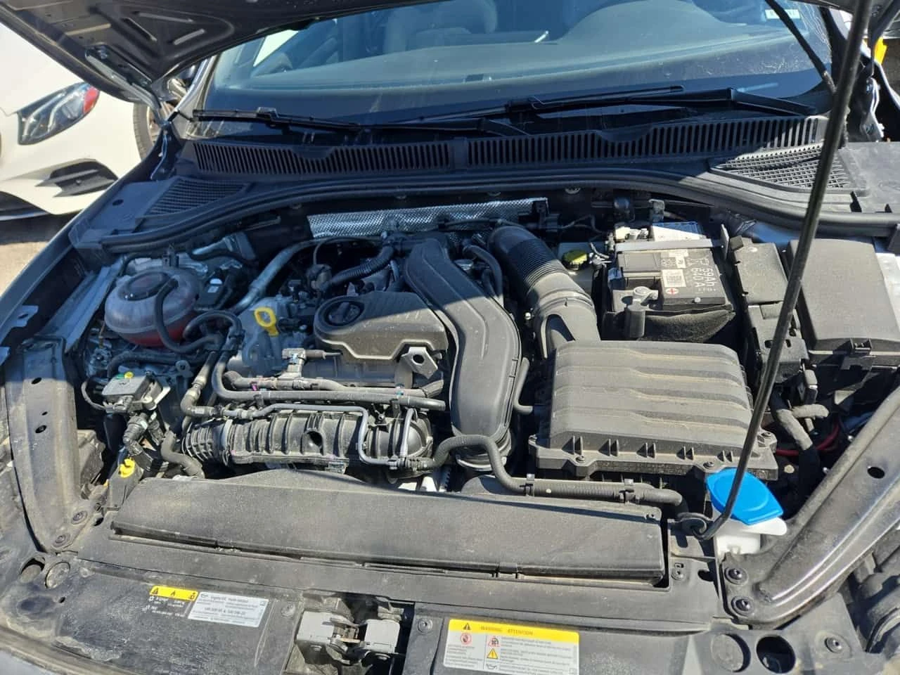 VW Jetta * COMFORTLINE * ШИБИДАХ * ПОДГРЕВ * CARPLAY, снимка 17 - Автомобили и джипове - 54356465