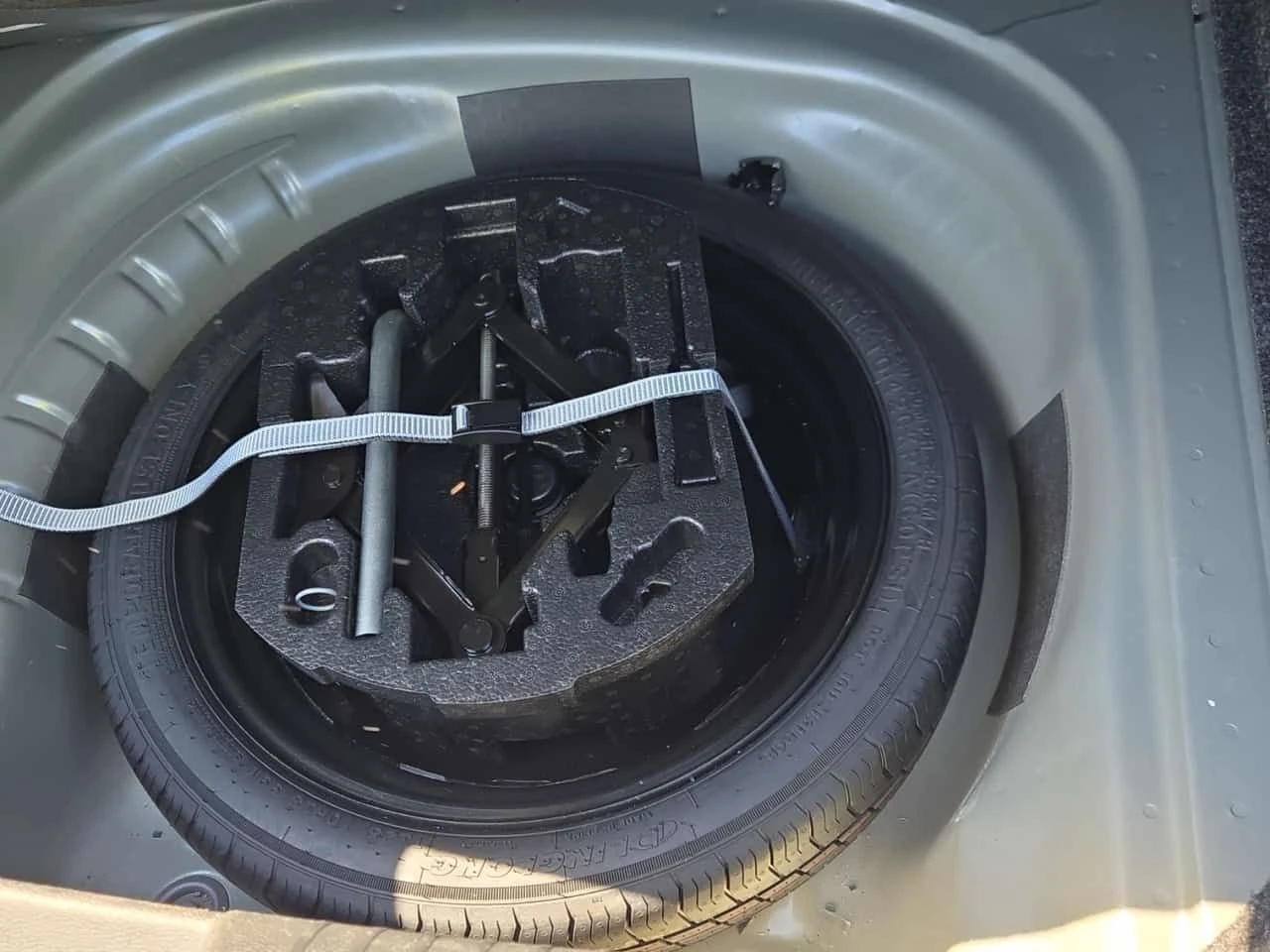 VW Jetta * COMFORTLINE * ШИБИДАХ * ПОДГРЕВ * CARPLAY, снимка 14 - Автомобили и джипове - 54356465