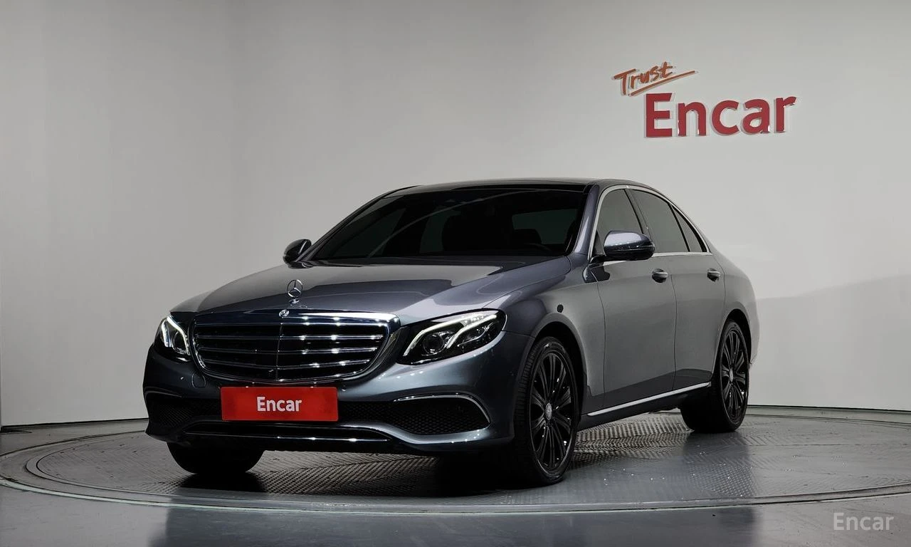 Mercedes-Benz E 400 4MATIC* HEAD-UP* 360CAMERA* PANOROOF* BURMESTER* 