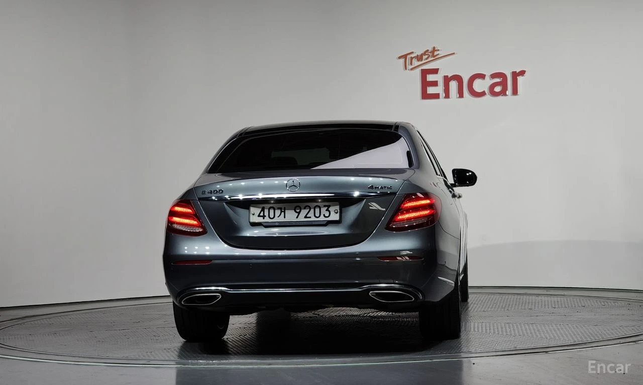Mercedes-Benz E 400 4MATIC* HEAD-UP* 360CAMERA* PANOROOF* BURMESTER* , снимка 4 - Автомобили и джипове - 54445468