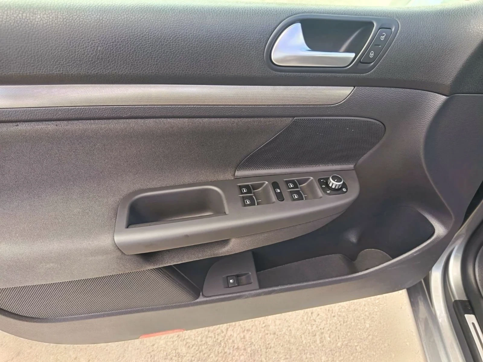 VW Golf 1.9 TDI GOAL EDITION, снимка 11 - Автомобили и джипове - 54570444