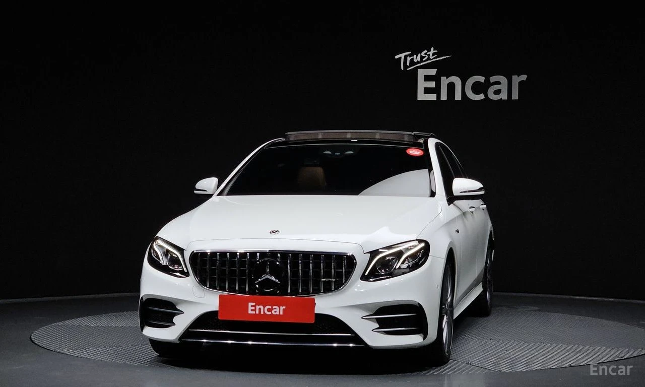 Mercedes-Benz E 300 4MATIC* AMG* BURMESTER 3D* HEAD-UP* ОБДУХВАНЕ* 360, снимка 2 - Автомобили и джипове - 54599133
