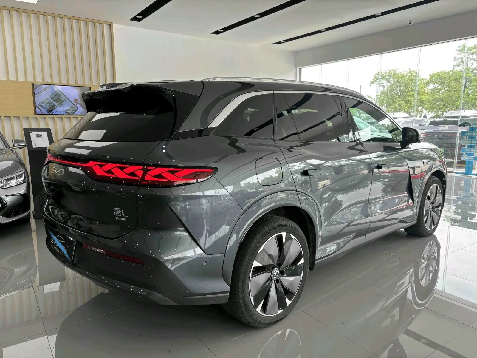 BYD Tang L AWD 6+ 1 ДДС Ф-ра, снимка 2 - Автомобили и джипове - 54953981