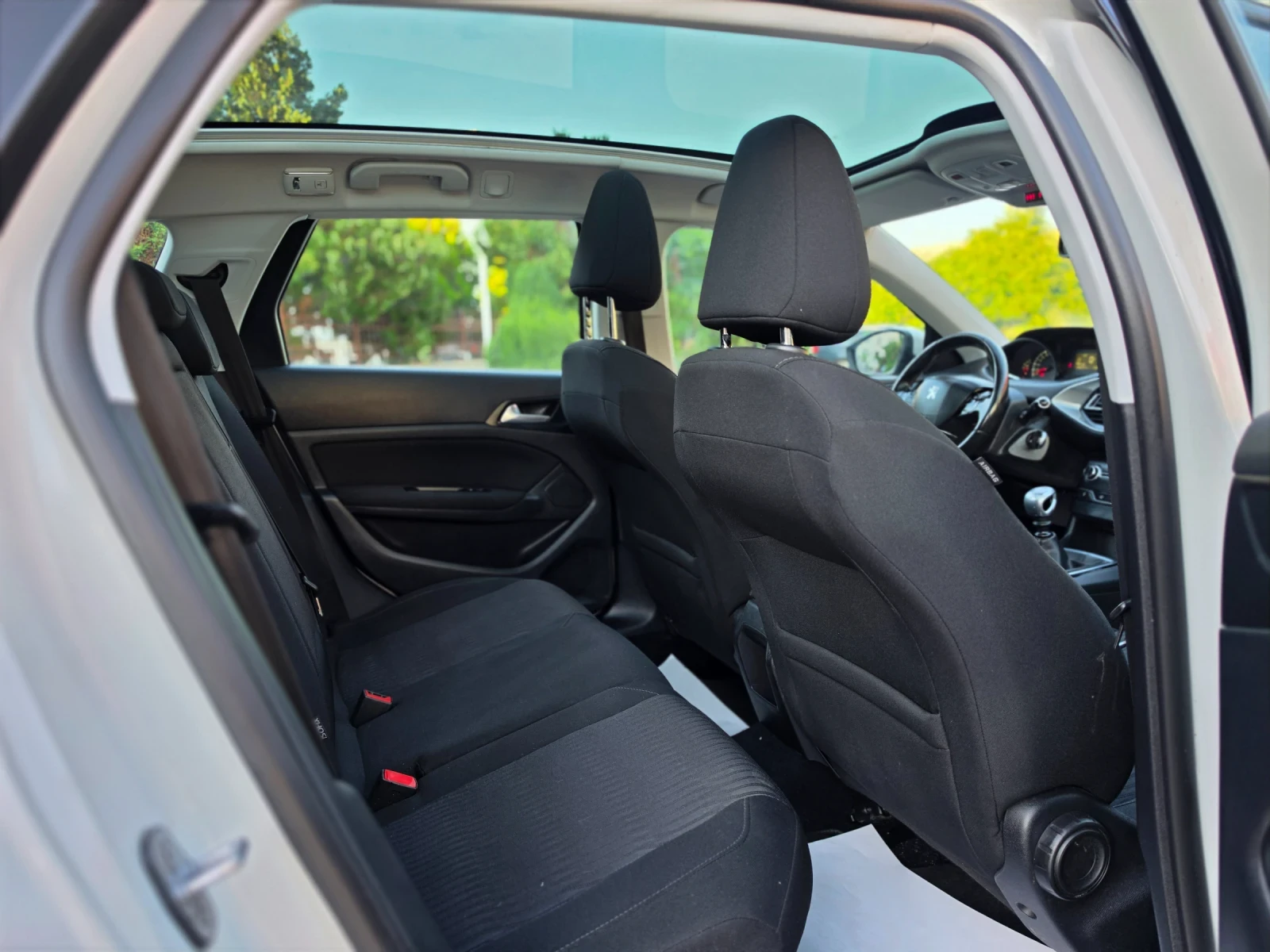 Peugeot 308 1.6HDI 120hp * EURO 6 * НАВИ * ПАНОРАМА *  ЛИЗИНГ , снимка 12 - Автомобили и джипове - 54973749