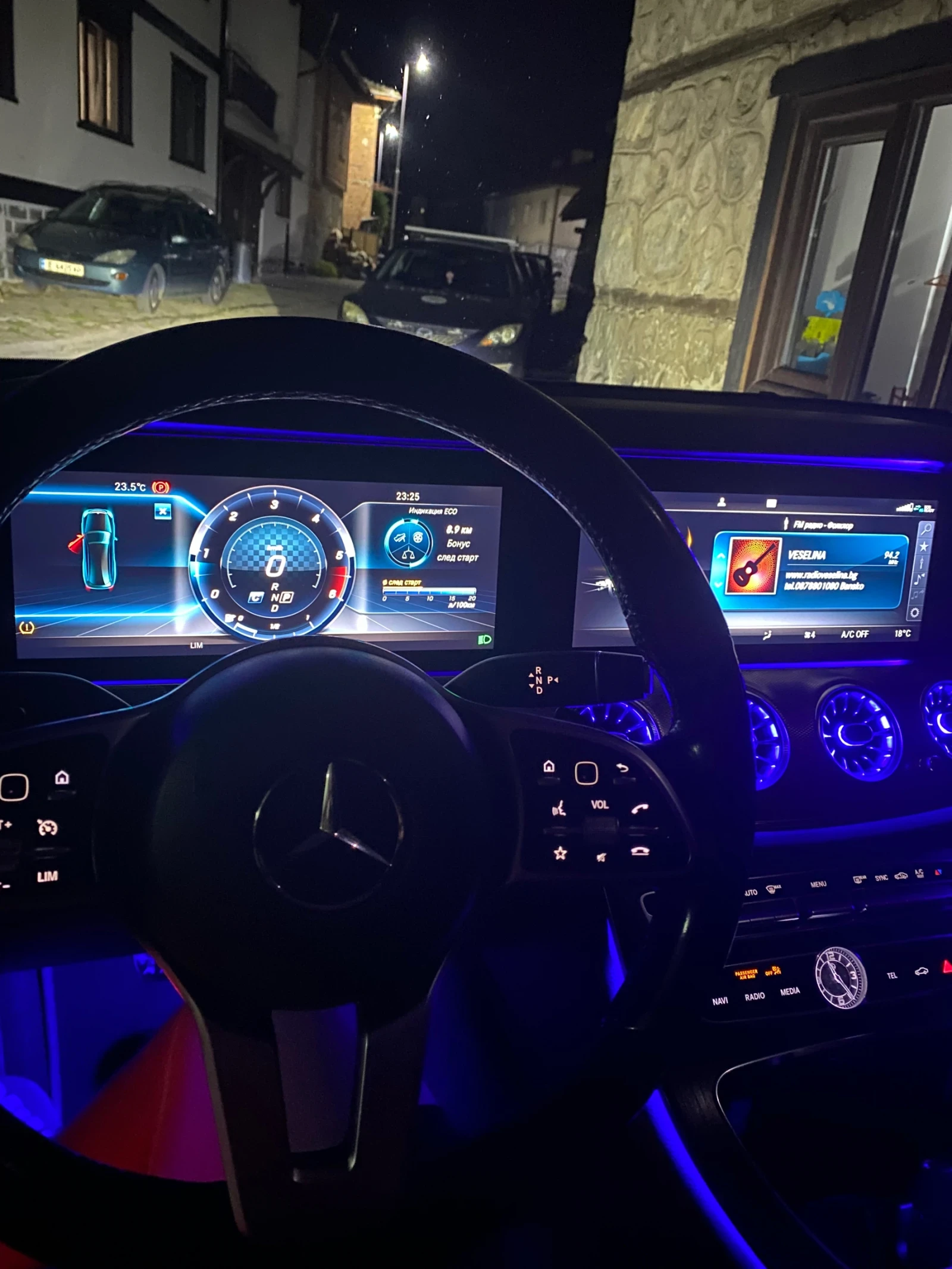 Mercedes-Benz E 220 AMG line Led Ambient, снимка 2 - Автомобили и джипове - 55376541