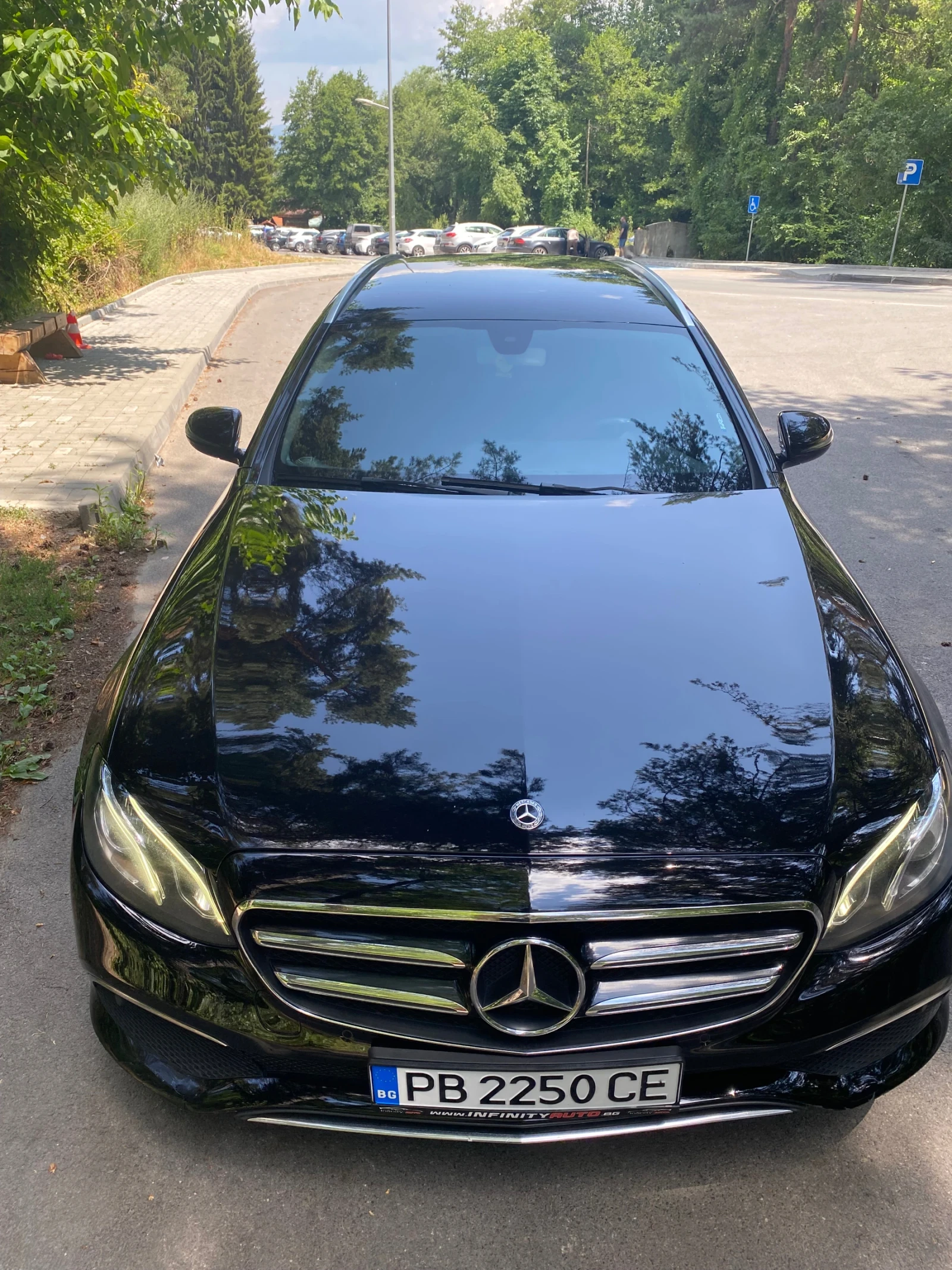 Mercedes-Benz E 220 AMG line Led Ambient, снимка 5 - Автомобили и джипове - 55376541