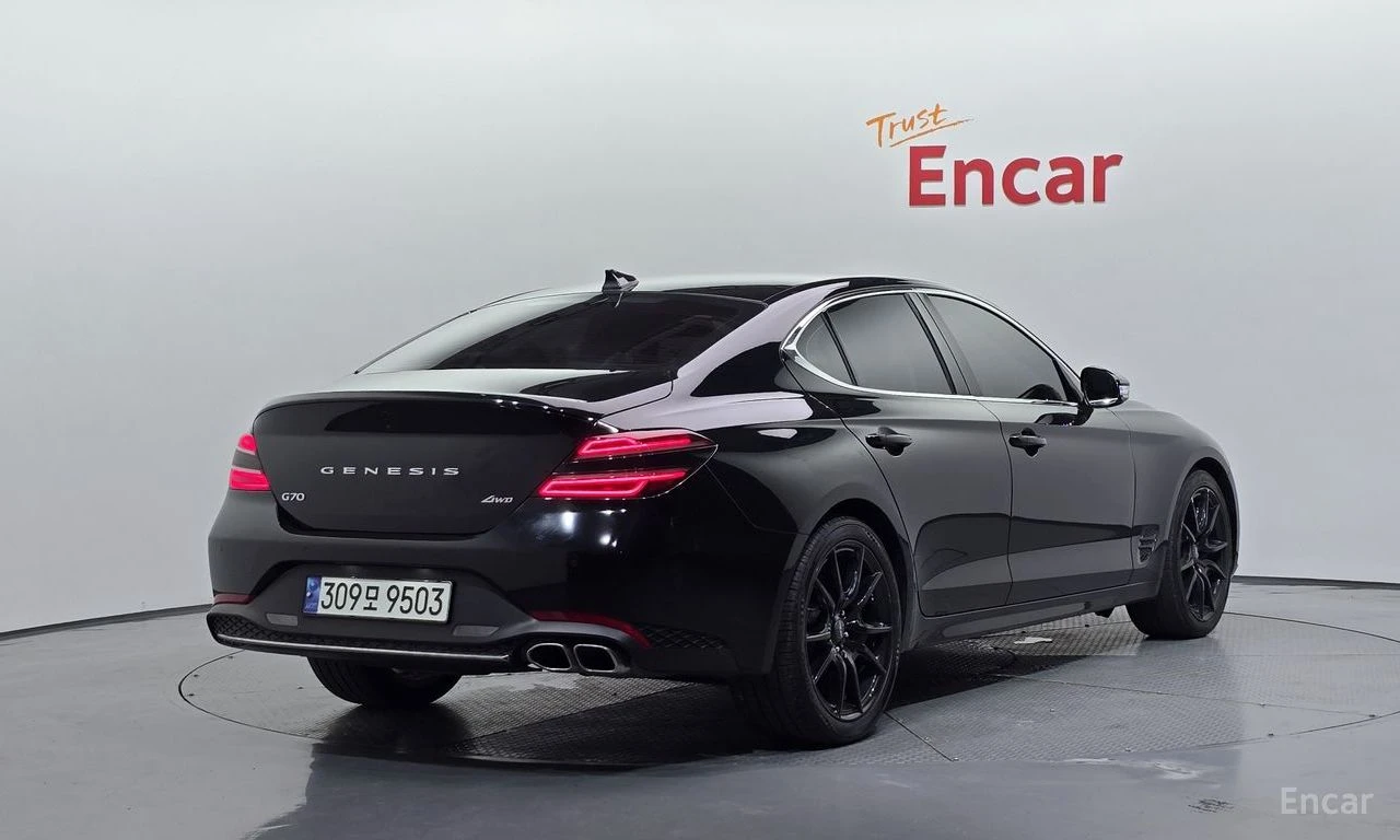 Genesis G70 2.0T AWD* DISTRONIC* ПОДГРЕВ* ОБДУХВАНЕ* КАМЕРА* , снимка 3 - Автомобили и джипове - 55691520