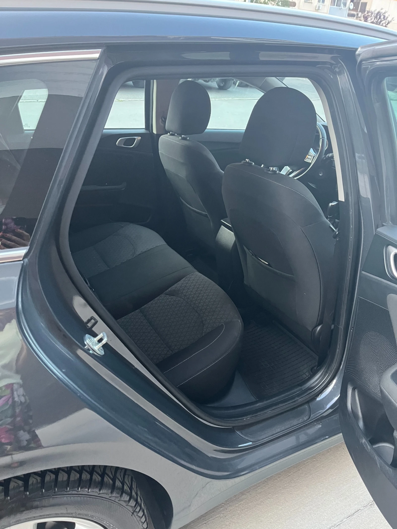Kia Ceed, снимка 12 - Автомобили и джипове - 55980941