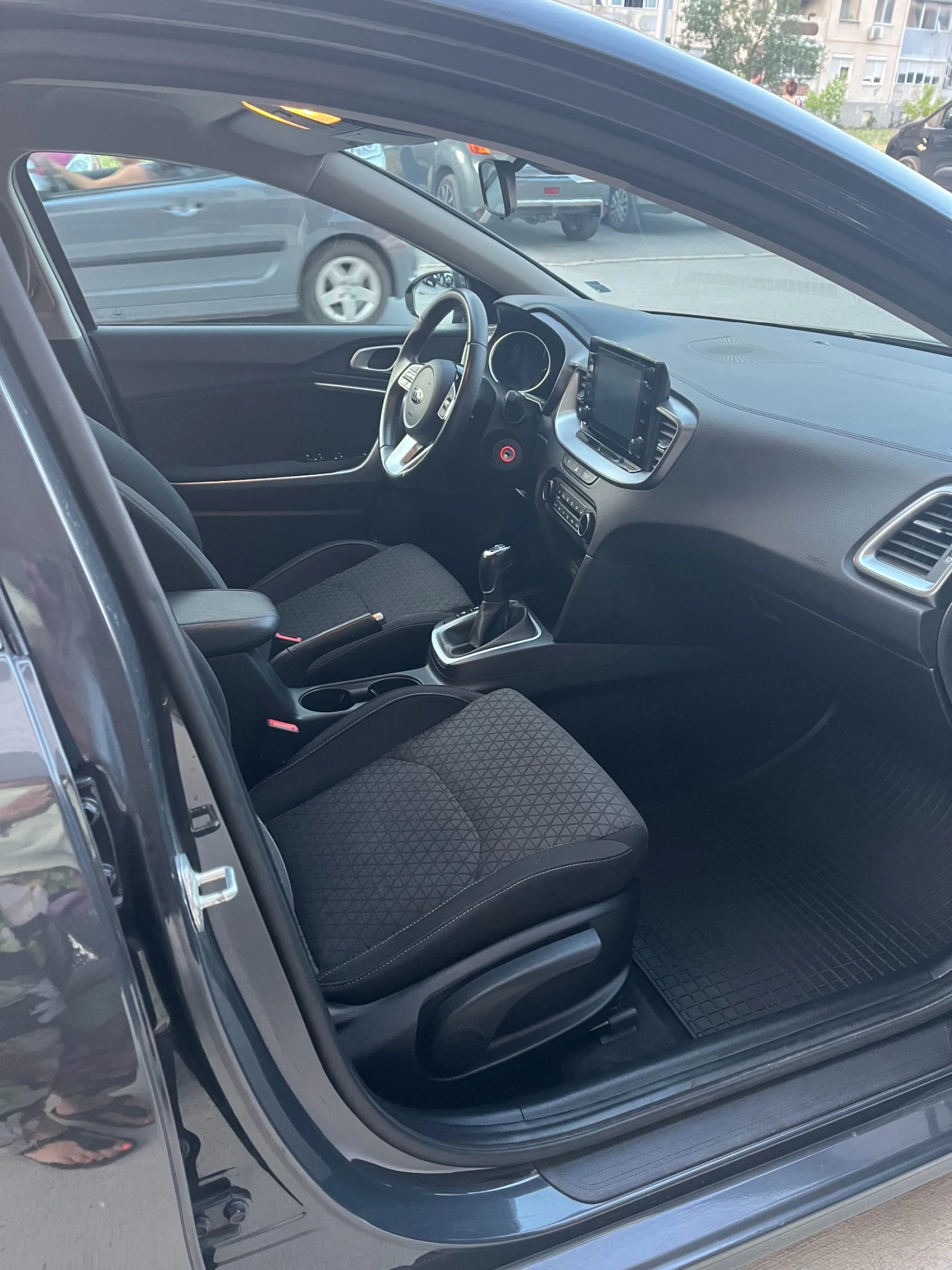 Kia Ceed, снимка 11 - Автомобили и джипове - 55980941