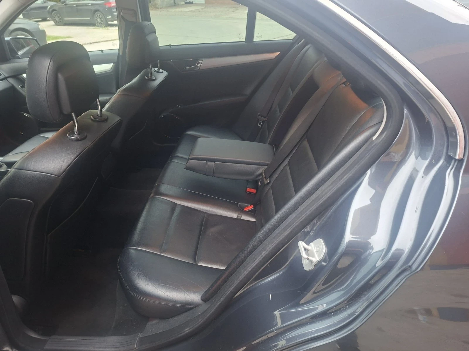 Mercedes-Benz C 200, снимка 11 - Автомобили и джипове - 56635534