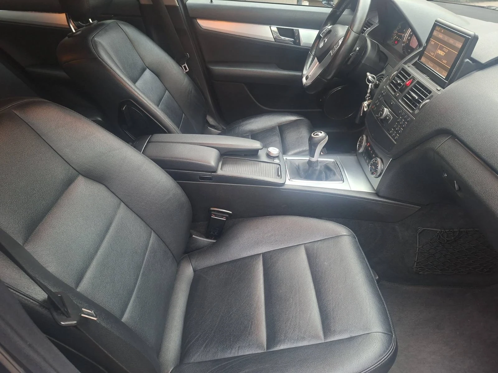Mercedes-Benz C 200, снимка 10 - Автомобили и джипове - 56635534