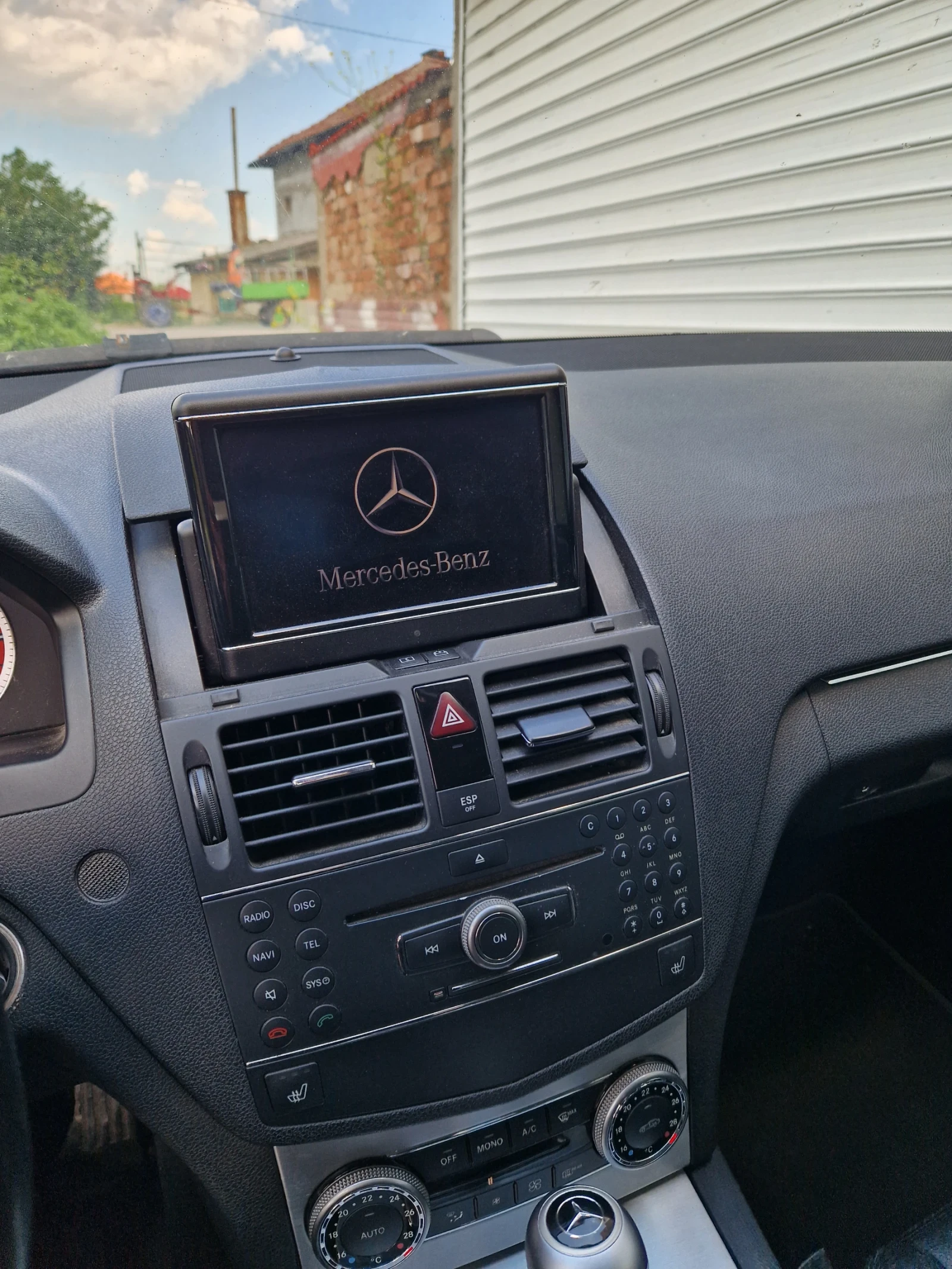 Mercedes-Benz C 220, снимка 4 - Автомобили и джипове - 56644335
