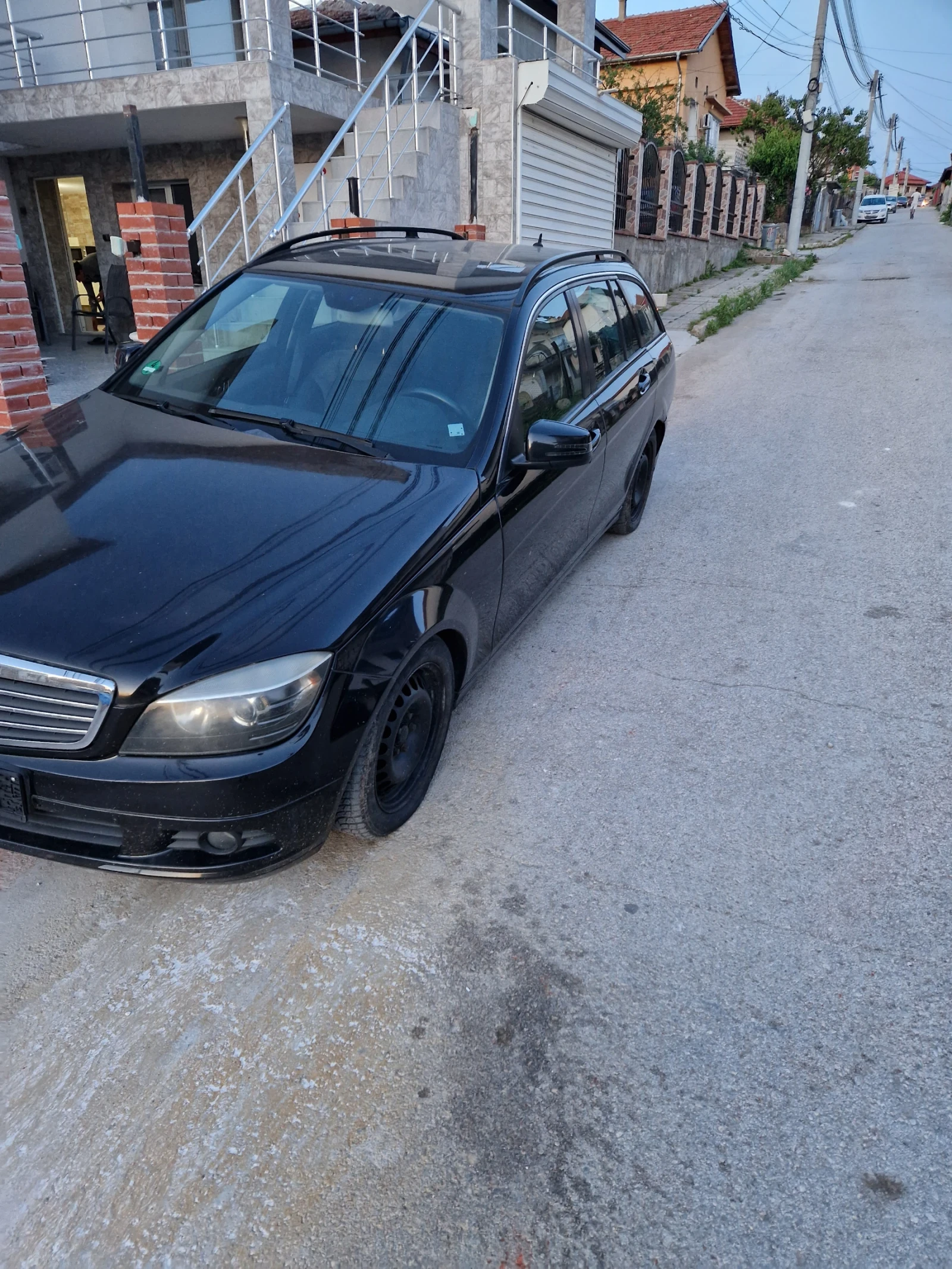 Mercedes-Benz C 220, снимка 2 - Автомобили и джипове - 56644335