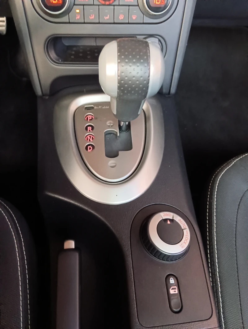 Nissan Qashqai 2.0 benzin + 2, снимка 10 - Автомобили и джипове - 52376092