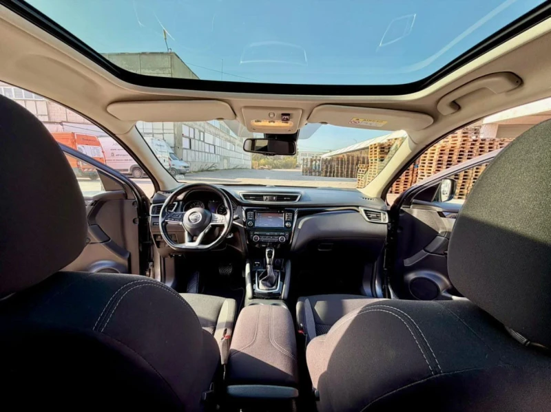 Nissan Qashqai Като нов, снимка 9 - Автомобили и джипове - 52436174