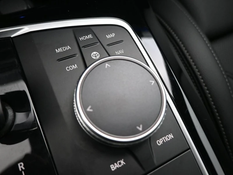 BMW X3 * 30i x DRIVE PREMIUM ESSENTIAL PACKAGE, PANORAMIC, снимка 9 - Автомобили и джипове - 52819347