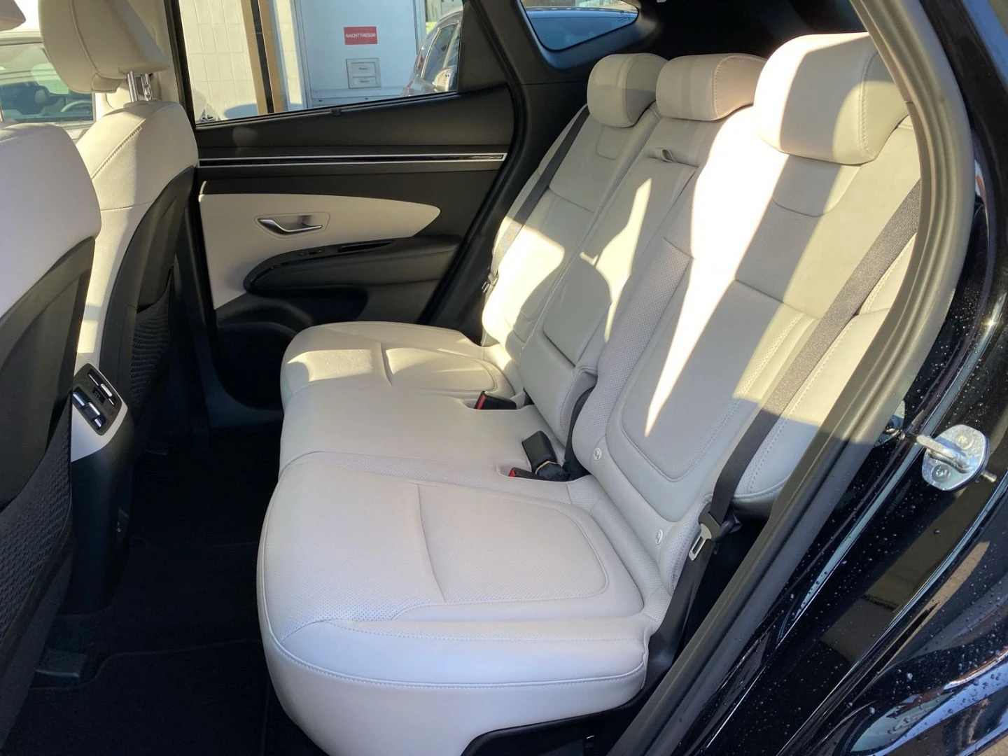 Hyundai Tucson PLUG IN* 4WD* KEYLESS* PANO* DISTR* LED* CAM* NAVI - изображение 9