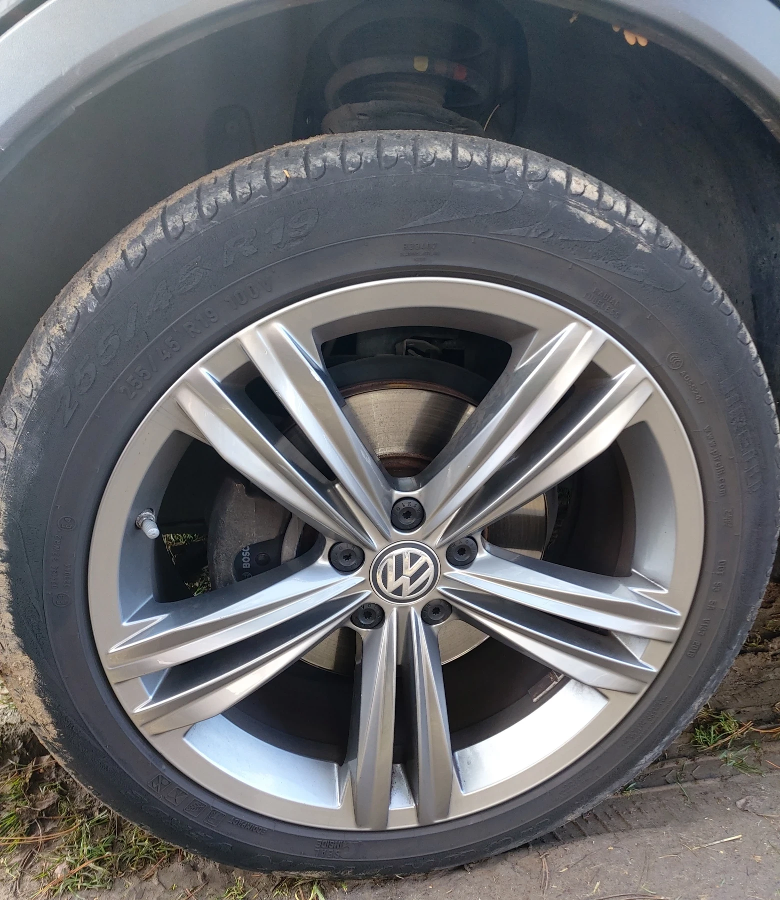 VW Tiguan 2.0d Allroad 4x4 DSG R line , снимка 11 - Автомобили и джипове - 53765017