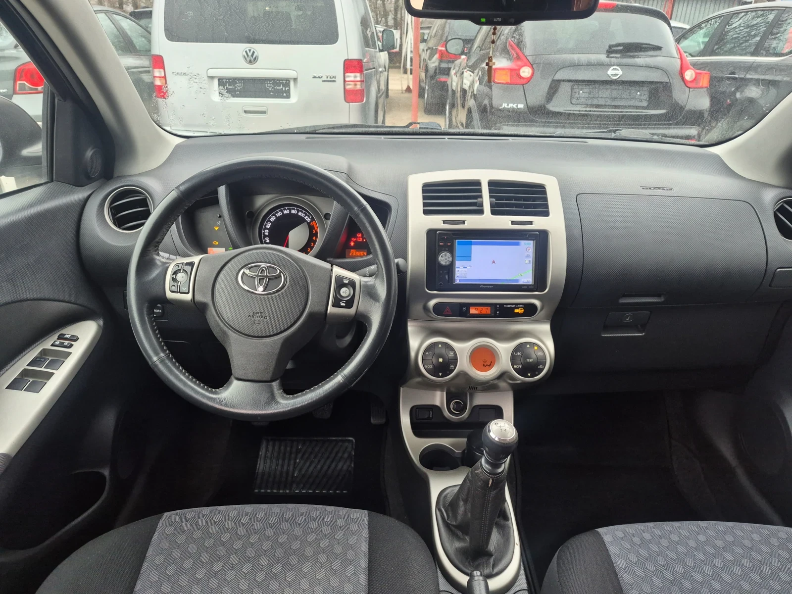 Toyota Urban Cruiser 4+ 4  НАВИГАЦИЯ, снимка 8 - Автомобили и джипове - 53843783