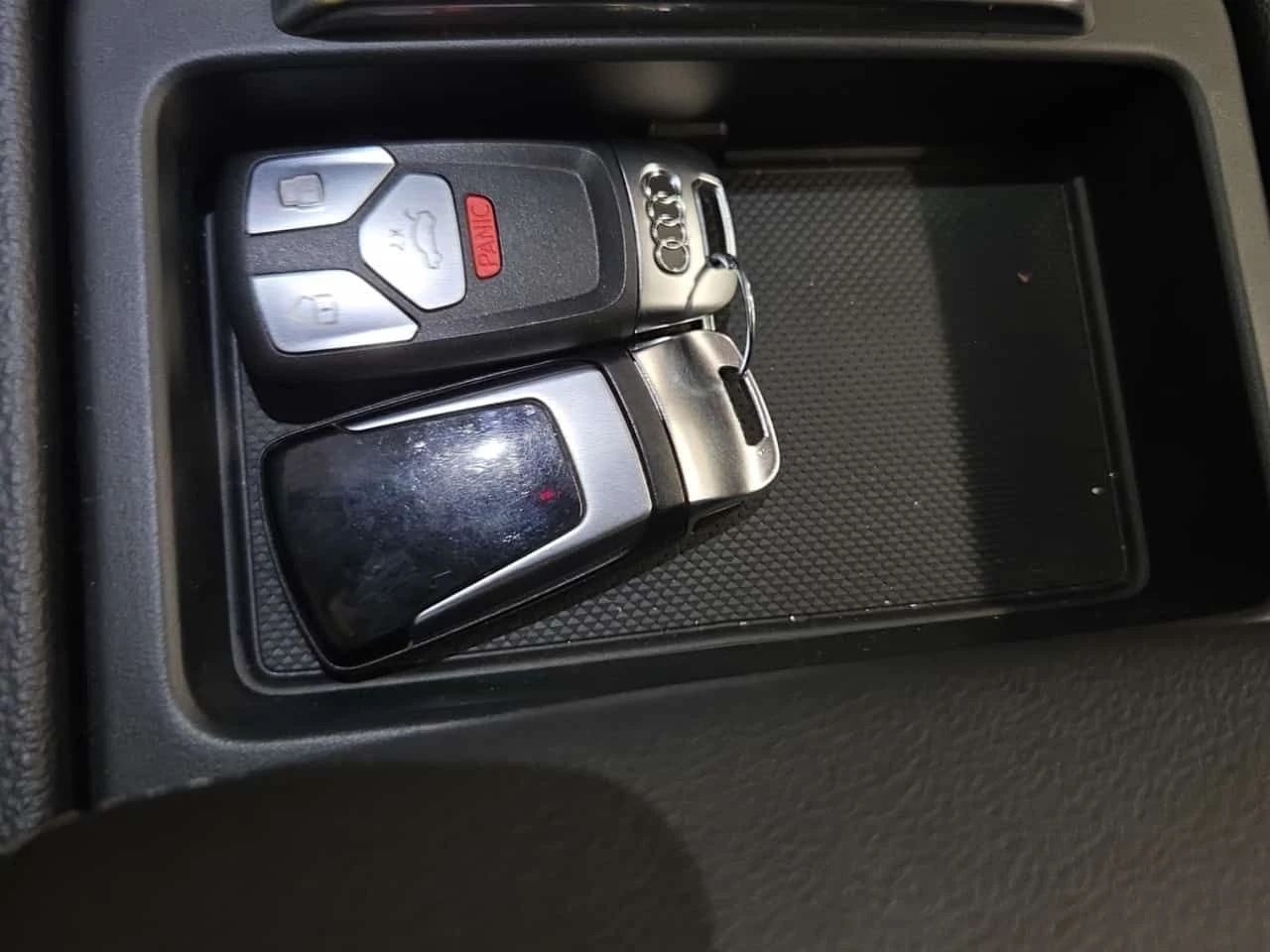 Audi Q5 * PROGRESSIV * CARFAX * 2 КЛЮЧА * ПАНОРАМА * , снимка 8 - Автомобили и джипове - 54421590