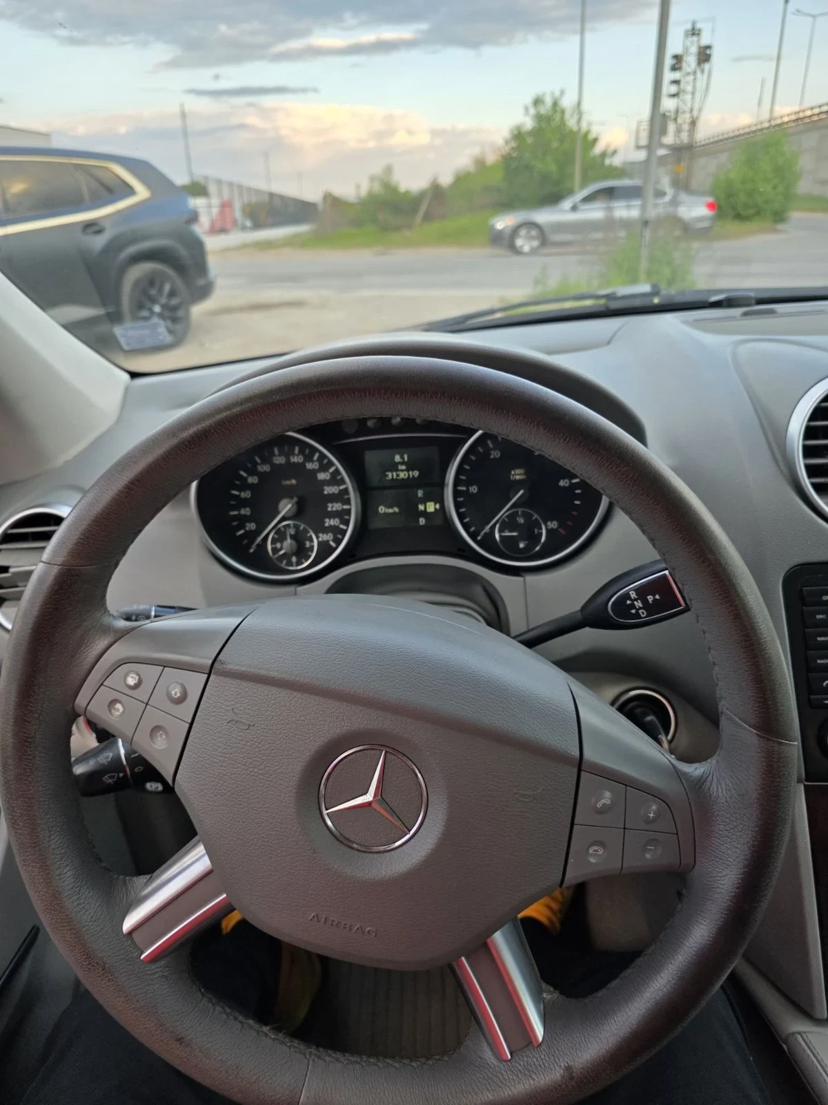 Mercedes-Benz ML 320 CDI 4MATIC, снимка 8 - Автомобили и джипове - 54444356