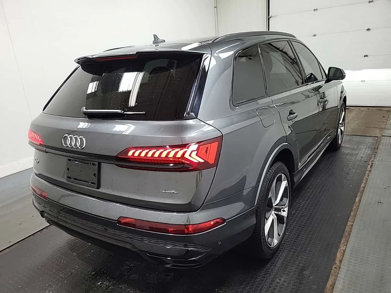 Audi Q7 * PROGRESSIV * CARFAX * БЕЗ ПЪРВОНАЧАЛНА ВНОСКА, снимка 3 - Автомобили и джипове - 54677382
