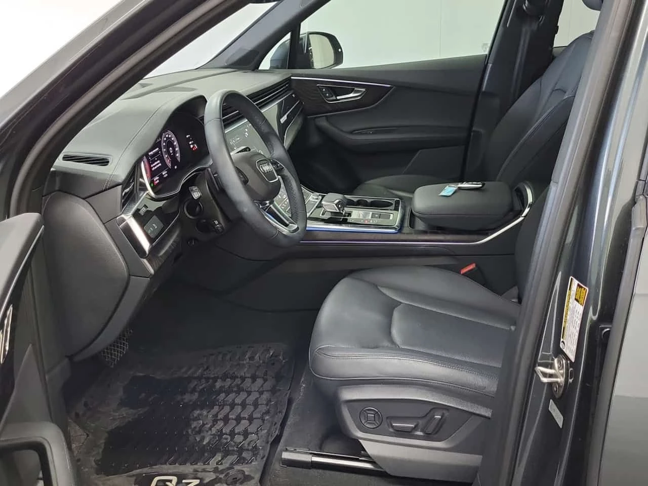 Audi Q7 * PROGRESSIV * CARFAX * БЕЗ ПЪРВОНАЧАЛНА ВНОСКА, снимка 5 - Автомобили и джипове - 54677382