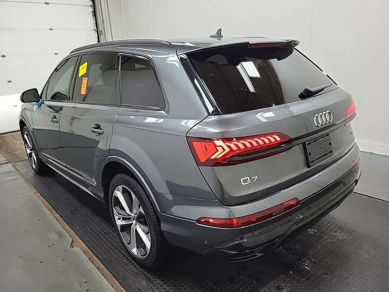 Audi Q7 * PROGRESSIV * CARFAX * БЕЗ ПЪРВОНАЧАЛНА ВНОСКА, снимка 4 - Автомобили и джипове - 54677382