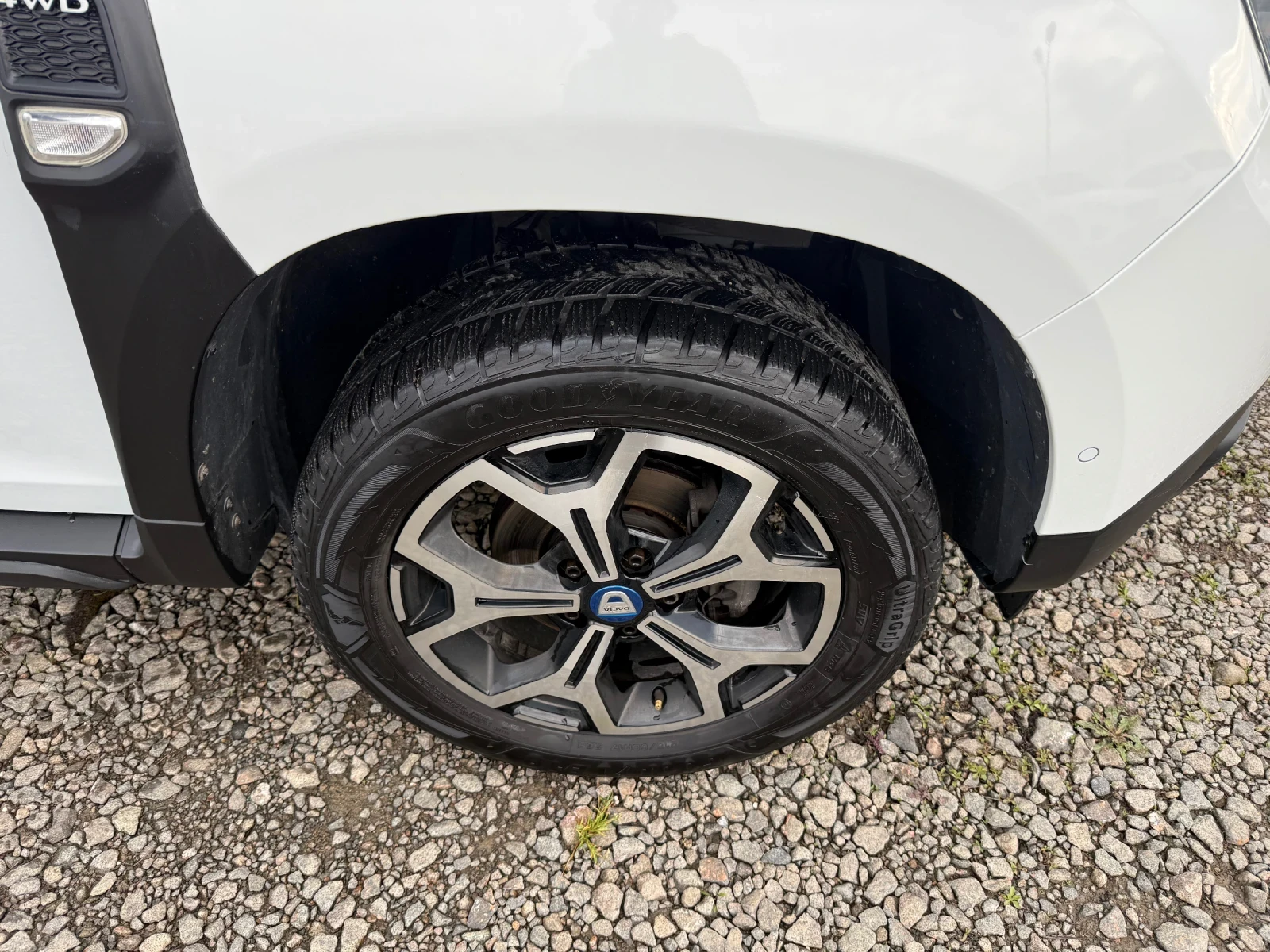 Dacia Duster 1.33 ШВЕЙЦАРИЯ 4х4, снимка 6 - Автомобили и джипове - 54685260