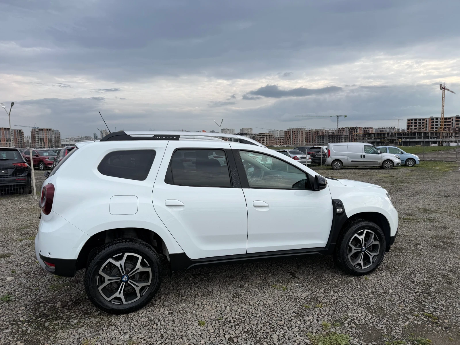 Dacia Duster 1.33 ШВЕЙЦАРИЯ 4х4, снимка 2 - Автомобили и джипове - 54685260