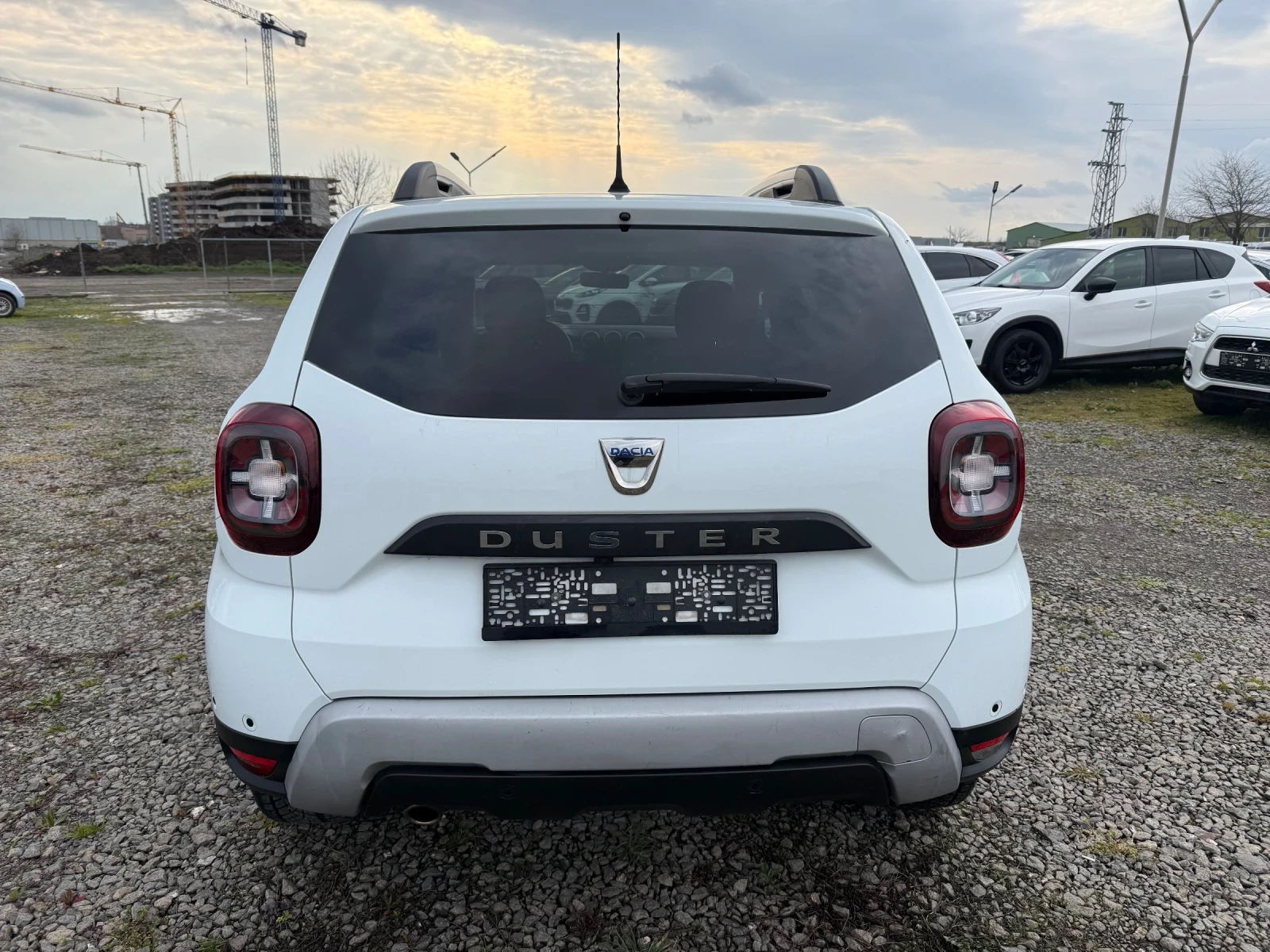 Dacia Duster 1.33 ШВЕЙЦАРИЯ 4х4, снимка 16 - Автомобили и джипове - 54685260