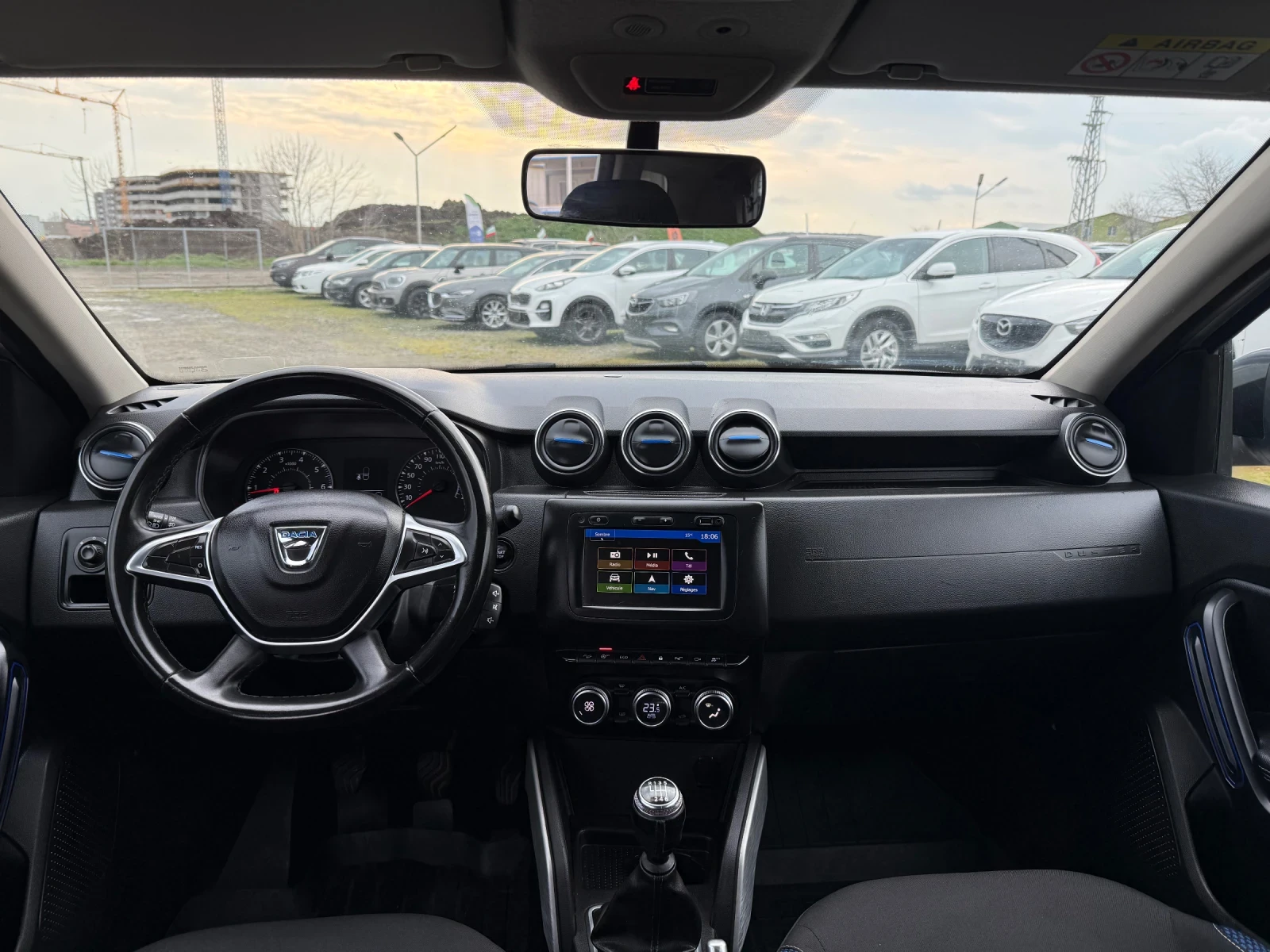 Dacia Duster 1.33 ШВЕЙЦАРИЯ 4х4, снимка 8 - Автомобили и джипове - 54685260