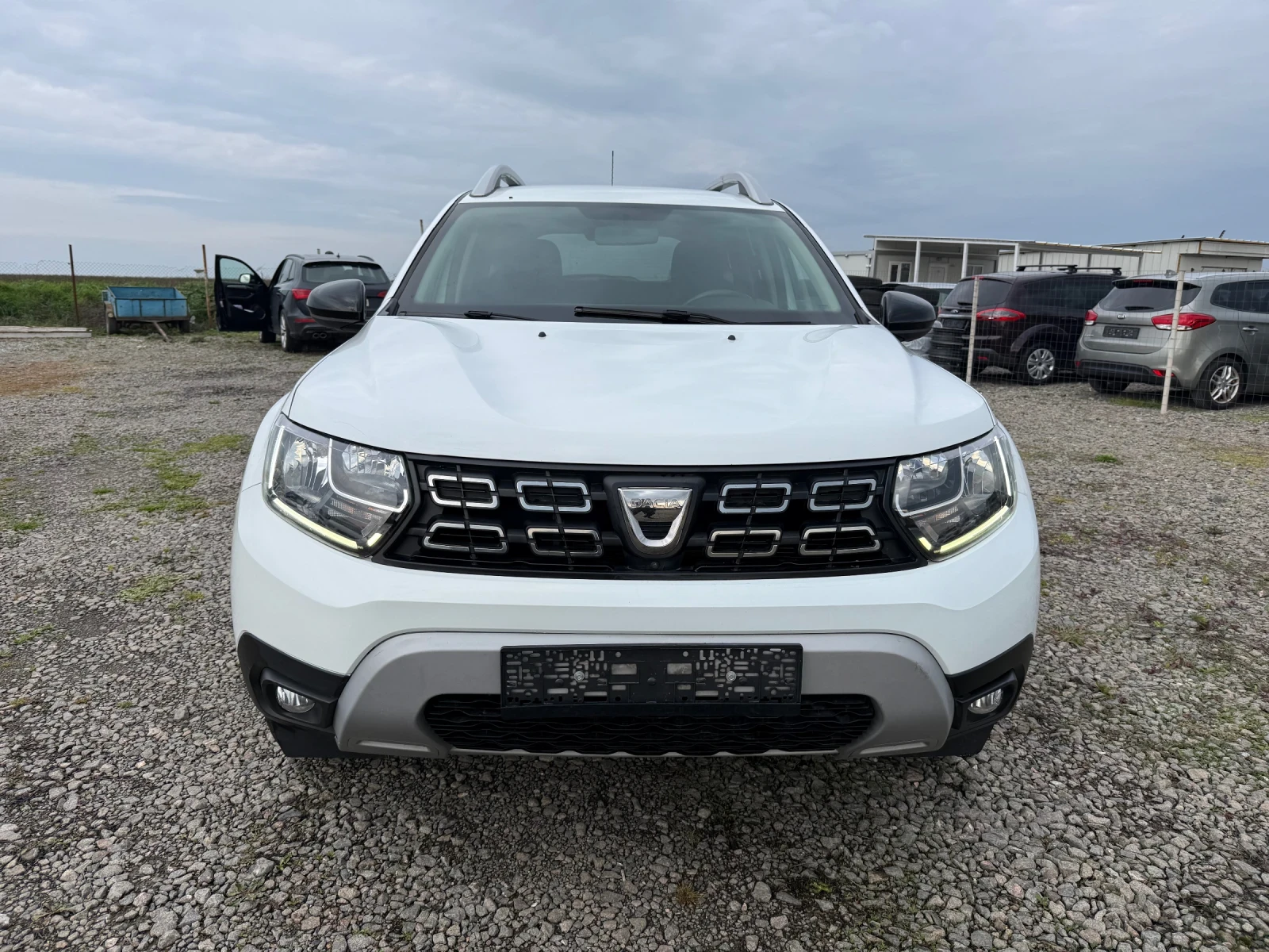 Dacia Duster 1.33 ШВЕЙЦАРИЯ 4х4, снимка 3 - Автомобили и джипове - 54685260