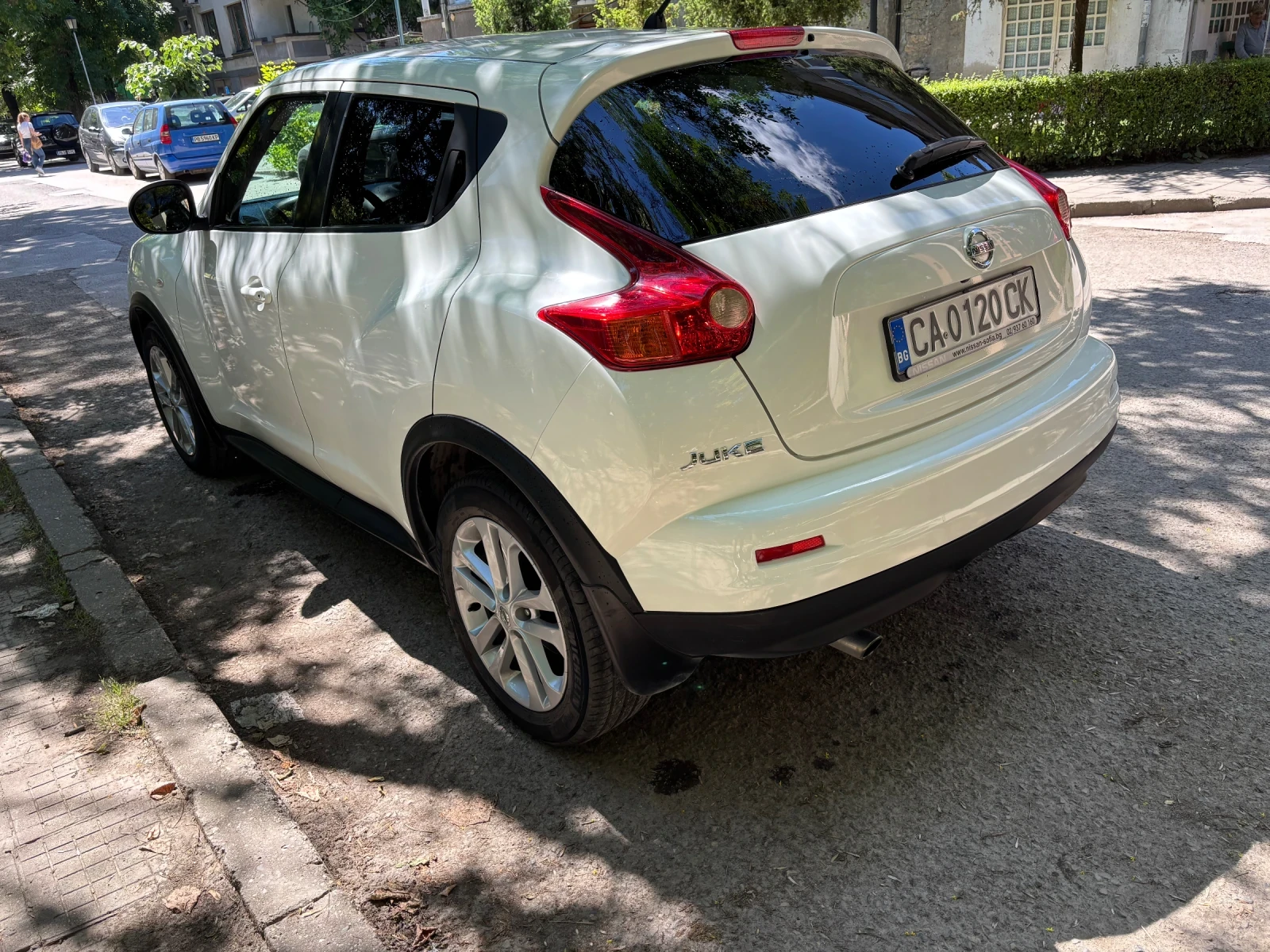 Nissan Juke 1.6, ТЕКНА, АВТОМАТИК, КОЖА, KEYLESS, NAVI, снимка 4 - Автомобили и джипове - 54902953