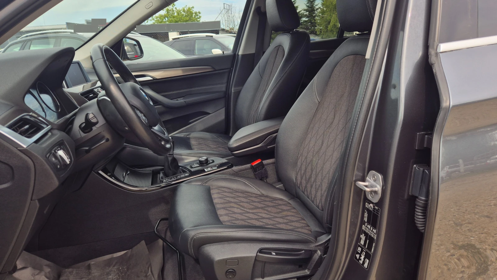BMW X1 6-СКОРОСТИ, снимка 8 - Автомобили и джипове - 54980213